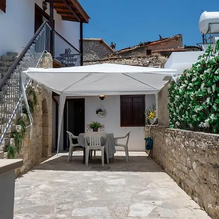 Сasa de vacaciones Authentic Stone House In Limnatis, Cozy Patio, Full Kitchen Limnatis
