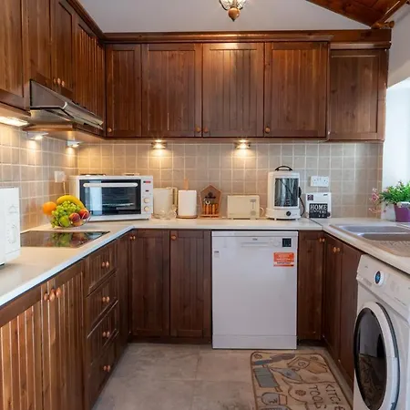Authentic Stone House In Limnatis, Cozy Patio, Full Kitchen Holiday home